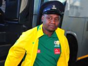 Trợ lý HLV tuyển Nam Phi tử nạn khi đang lái xe