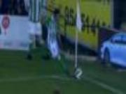 Tình huống đá phạt góc siêu hài ở La Liga