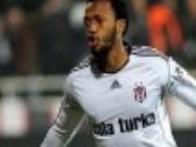 Manuel Fernandes tái hiện cú sút phạt thần sầu của Cristiano Ronaldo