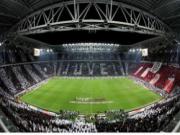 Thắng Napoli... toilet sân Juventus Arena hỏng nặng