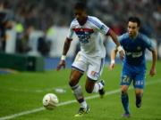 Bản tin Bongda24h (sáng 22/10): MU hỏi mua Michel Bastos để thay thế Evra