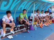 Cầu thủ Việt: Chiều quá hóa hư!