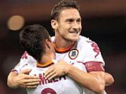 Sau Lazio, Roma cũng thắng trận: “Siêu Totti” đi vào lịch sử