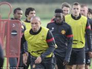 Man Utd giải quyết bài toán hàng thủ bằng ... Mikael Silvestre