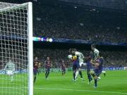 Barcelona: "Kẻ thù" của Victor Valdes chính là ... đồng đội