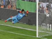 Báo thân Real nghi ngờ Casillas "thả" Messi