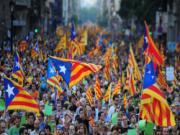 Trận El Clasico truyền tải thông điệp đòi độc lập của xứ Catalan