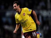 Arsene Wenger: "Tôi chẳng biết Cazorla thuận chân nào"