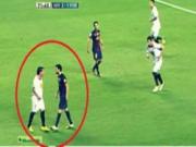 Trọng tài Lahoz là "thần may mắn" của Barca