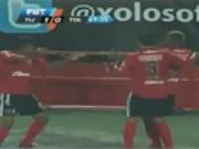 Nhận thẻ đỏ sau khi ăn mừng bàn thắng theo kiểu xả súng