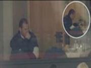 Wayne Rooney .... uống trộm bia