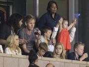 Con gái hò hét tưng bừng cổ vũ Becks