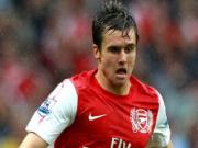 Jenkinson "còn lâu" mới là hậu vệ hay nhất Premier League