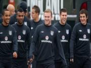 Wayne Rooney chính thức được trao băng thủ quân tuyển Anh