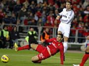 "Cristiano Ronaldo cần khiêm tốn hơn nữa"