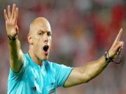 10 quyết định tồi nhất của trọng tài tính đến thời điểm này của mùa giải