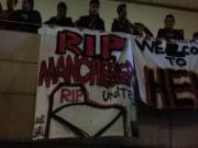 Fan cuồng Galatasaray dằn mặt M.U tại sân bay