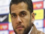 Daniel Alves: Báo chí Madrid đang cố tình bôi nhọ Messi