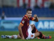 Lazio tiếp tục cho Roma hát bài ca thua ngược