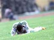 Cầu thủ trước nguy cơ thất nghiệp hàng loạt: Mấy ai học được chữ “ngờ”