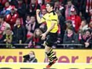 Vượt qua Ronaldo, Lewandowski đe dọa Messi