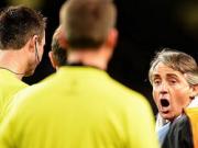 HLV Roberto Mancini thoát án phạt của UEFA: Dù thế nào, lưỡi Damocles đã khởi động