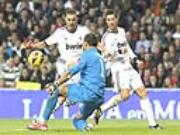 Real lần thứ 3 thắng kiểu “manita”: Ronaldo “đau bụng”, có sao đâu!