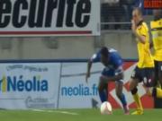 Sao Ligue 1 đóng kịch lố bịch như Suarez