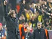 Nhìn Klopp, Mourinho có thấy xấu hổ?