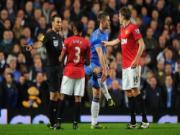 Từ trận chiến Chelsea - M.U: Phút ngây thơ của bóng đá