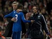 Thầy cũ Ancelotti kiên trì "dụ dỗ" học trò Ashley Cole