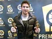 Một lần nữa, Messi lại vượt Ronaldo