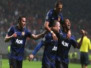 Van Persie hết lời ca ngợi Welbeck và Chicharito