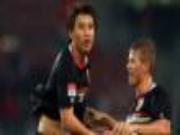 Sút xa ghi bàn tuyệt đẹp rồi ăn mừng theo phong cách Gangnam Style