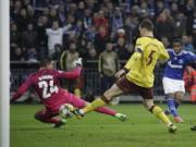 Arsenal đánh mất chiến thắng: Khi thủ như mơ ngủ