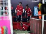 Ăn mừng bàn thắng, bị .... phạt thẻ đỏ