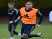 Trở lại sau treo giò, Terry "tự dưng" bị xếp vào diện...quay vòng cầu thủ