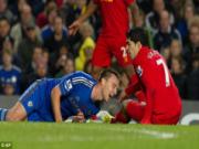 Quay chậm cảnh tượng Luis Suarez "hạ đo ván" John Terry