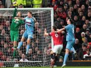 Sir Alex:" Hàng phòng ngự sẽ là nền tảng để MU vô địch Premier League"