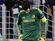 Thủ môn Petr Cech cay đắng cho số phận của Chelsea