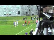 Nữ cầu thủ cố tình "hành hạ" đối phương bằng quả ném biên