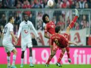 Pha "xe đạp chổng ngược" siêu dị của tân binh Bayern
