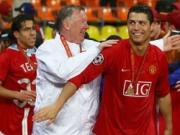 Ronaldo nhớ và lo lắng cho Sir Alex