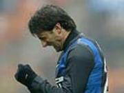 Kém Juve 10 điểm: Inter đầu hàng thật rồi