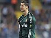 Ronaldo sắp thành hàng khuyến mại