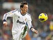 Thêm một nạn nhân của Mourinho: Bây giờ Oezil cũng "buồn"