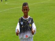 Cậu nhóc 11 tuổi khiến Barca "phát cuồng"