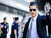 Ronaldo không muốn gia hạn hợp đồng: Real sẽ "đá bay" Ronaldo khỏi Bernabeu?