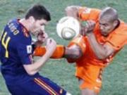 Pha vào bóng thô bạo hơn "đồ tể" De Jong