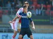 Hàng công Inter: Hãy để Livaja thay Milito!